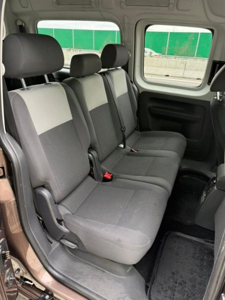 Tirane, shes makine VW Caddy Maxi 2.0 TDI 2013 Nafte, kafe automatik Klima 225.000 km 12.500 €
