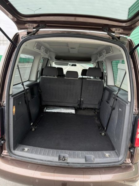 Tirane, shes makine VW Caddy Maxi 2.0 TDI 2013 Nafte, kafe automatik Klima 225.000 km 12.500 €