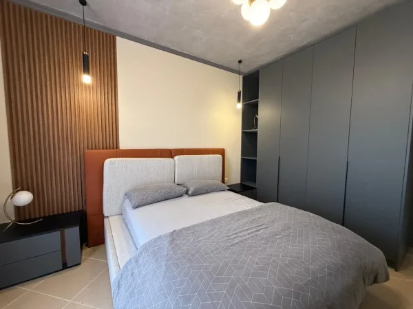 Tirane, jap me qera apartament 1+1+Ballkon , 59 m² 500 € (Unzine Autotraktoreve)