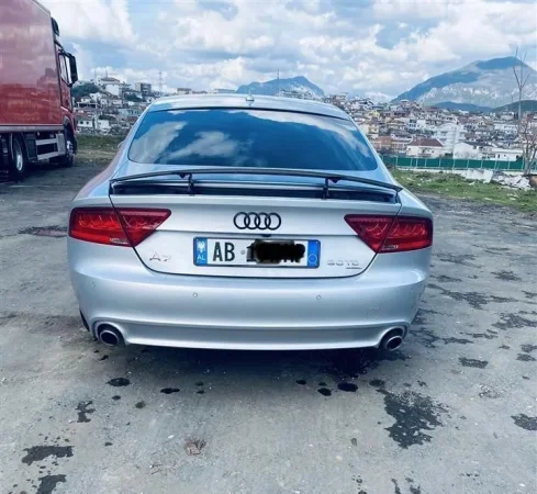 Tirane, shes makine Audi A7 3.0 TDI Nafte, gri metalizato automatik Klima 195.000 km 10.900 €