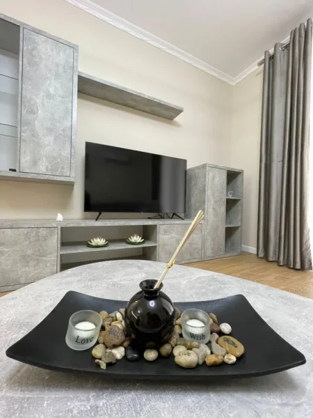 Tirane, jepet me qera apartament 2+1 Kati 2, 104 m² 800 € (Gramoz pashko)