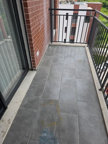 Tirane, jepet me qera 2+1 , 138.000 m² 900 € (Kopshti botanik)