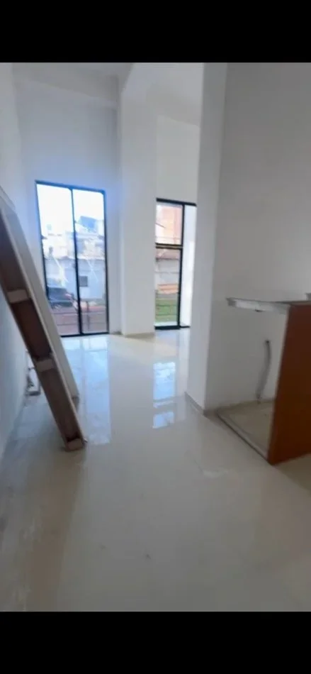 Tirane, jepet me qera ambjent biznesi Kati 0, 70 m² 1.200 € (Shkolla e Kuqe)