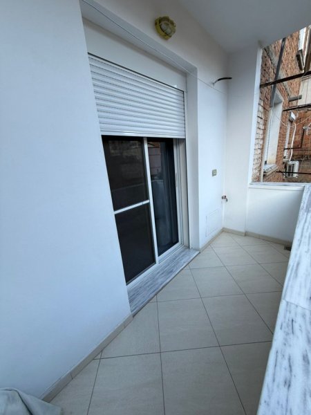 Tirane, jepet me qera 2+1+Ballkon Kati 3, 70 m² 600 € (Vasil shanto)