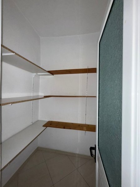 Tirane, jepet me qera 2+1+Ballkon Kati 3, 70 m² 600 € (Vasil shanto)