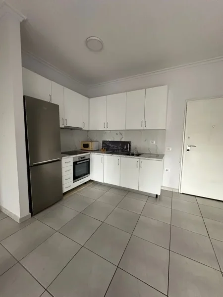 Tirane, jepet me qera ambjent biznesi Kati 3, 65 m² 600 € (Rruga Ali Pashe Gucia)