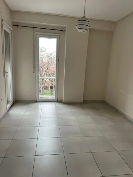 Tirane, jepet me qera ambjent biznesi Kati 3, 65 m² 600 € (Rruga Ali Pashe Gucia)