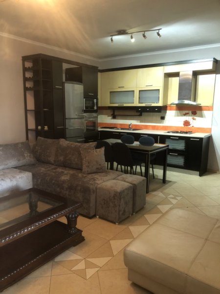 Tirane, jepet me qera apartament 2+1+Aneks+Ballkon Kati 6, 110 m² 700 € (Rruga Siri Kodra hotel Black Diamond)