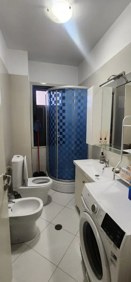 Tirane, jepet me qera apartament 1+1+Ballkon Kati 3, 400 € (Astir)