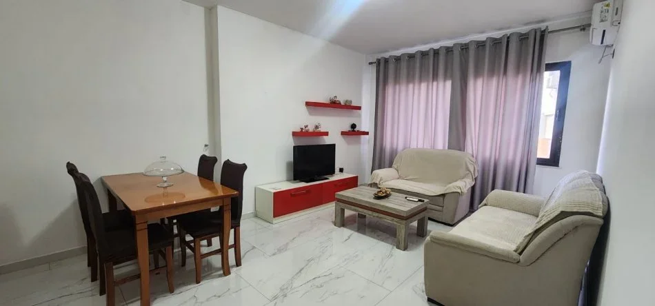 Tirane, jepet me qera apartament 1+1+Ballkon Kati 3, 400 € (Astir)