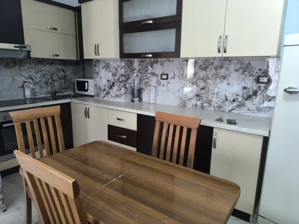 Tirane, jepet me qera apartament 2+1+Ballkon Kati 6, 78 m² 380 € (Bulevardi Migjeni)