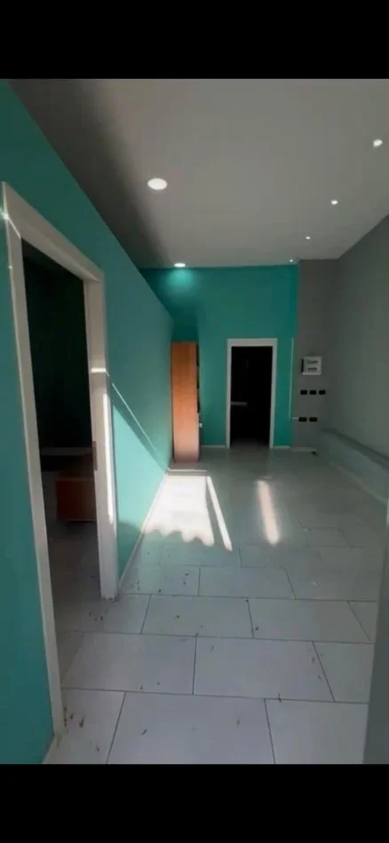 Tirane, jepet me qera dyqan Kati 0, 120 m² 550 € (Rruga e Dibres JO AGJENSI)