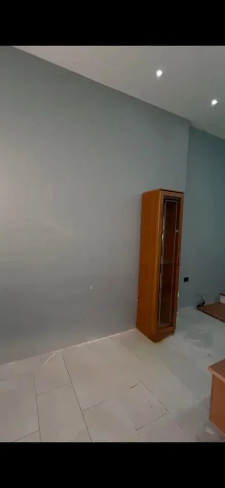 Tirane, jepet me qera dyqan Kati 0, 120 m² 550 € (Rruga e Dibres JO AGJENSI)