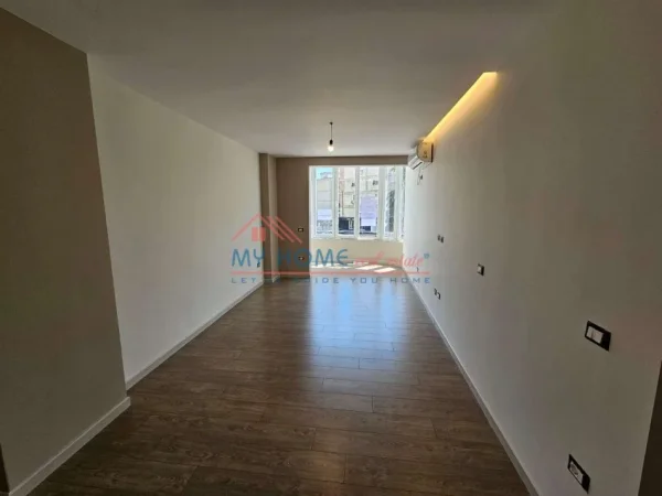 Tirane, jepet me qera ambjent biznesi Kati 2, 130 m² 850 € (Zogu i Zi)