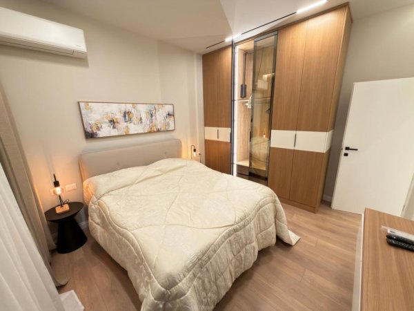 Tirane, jepet me qera apartament 1+1 Kati 4, 700 € 