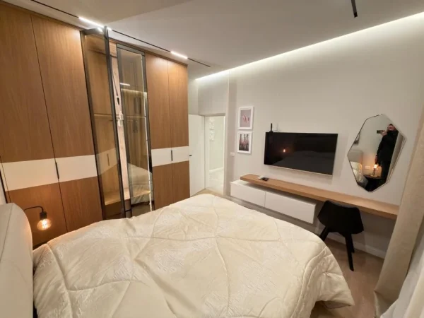 Tirane, jepet me qera apartament 1+1 Kati 4, 650 €