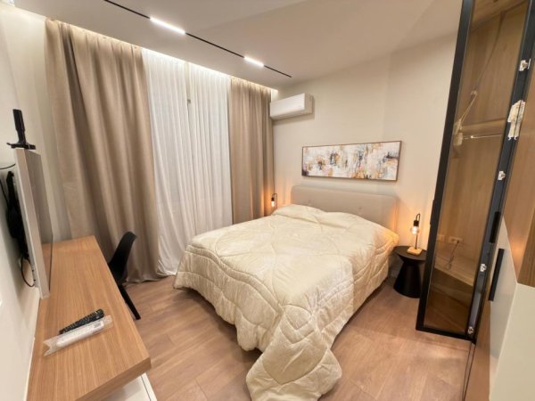 Tirane, jepet me qera apartament 1+1 Kati 4, 700 € 
