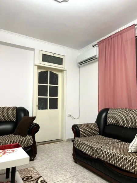 JEPET ME QERA HYRJE 1+1 1-KATËSHE NE ALI DEM,   400 €uro