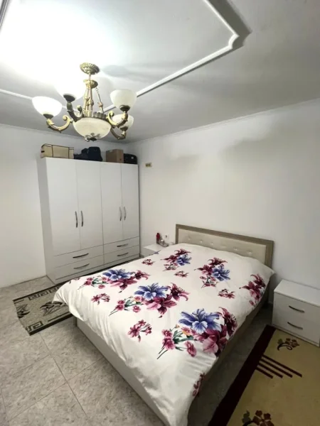 JEPET ME QERA HYRJE 1+1 1-KATËSHE NE ALI DEM,   400 €uro