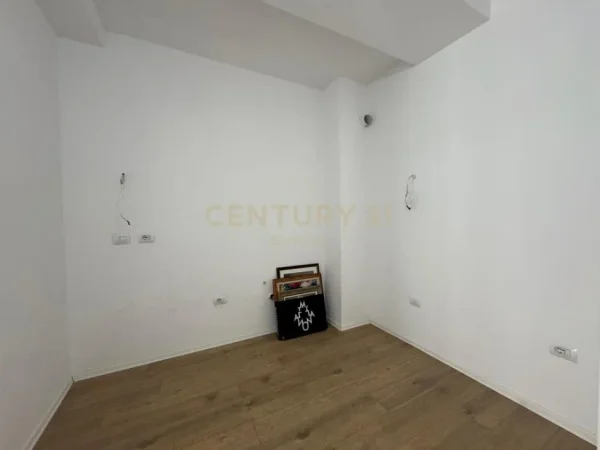 Tirane, jepet me qera apartament 1+1 Kati 6, 62 m² 650 € 