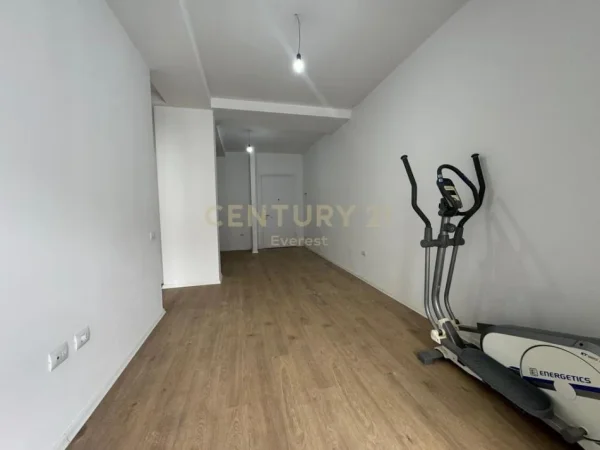 Tirane, jepet me qera apartament 1+1 Kati 6, 62 m² 650 € 