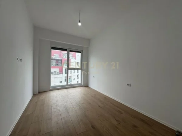 Tirane, jepet me qera apartament 1+1 Kati 6, 62 m² 650 € 