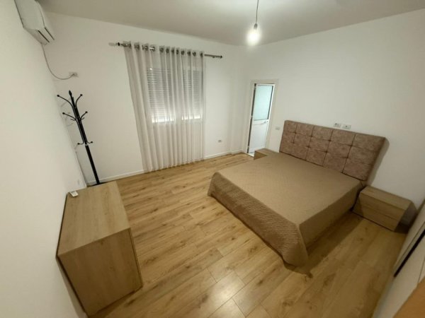 Tirane, jepet me qera apartament 2+1 Kati 2, 120 m² 1.200 € (JO AGJENSI)