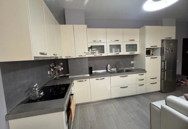 Tirane, jepet me qera apartament 1+1 Kati 1, 78 m² 600 € (JORDAN MISJA)