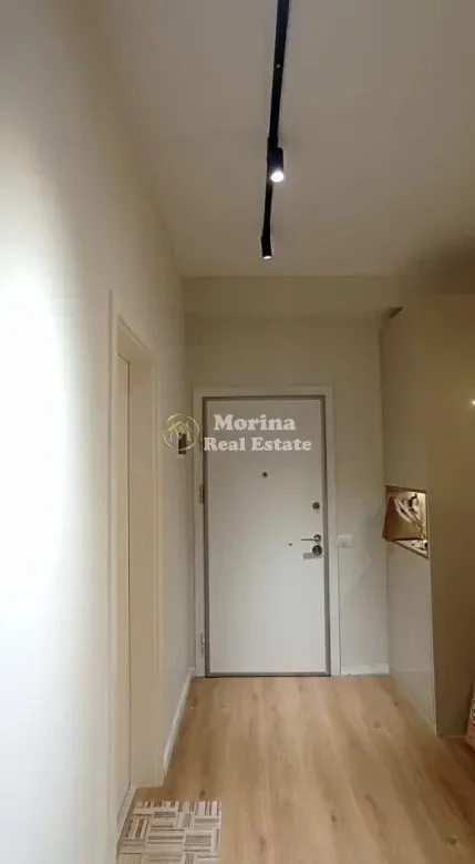Tirane, jepet me qera apartament 1+1 Kati 5, 55 m² 450 € (Ali Demi)