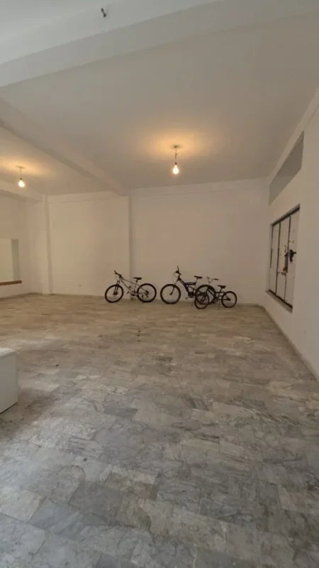 Tirane, jepet me qera ambjent biznesi Kati 0, 70 m² 700 € (rruga e bogdaneve)