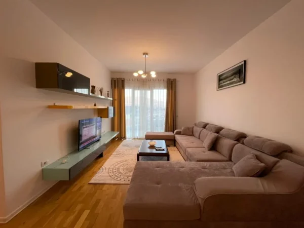 Tirane, jepet me qera apartament 2+1 Kati 3, 120 m² 1.000 € (Kopshti Botanik)