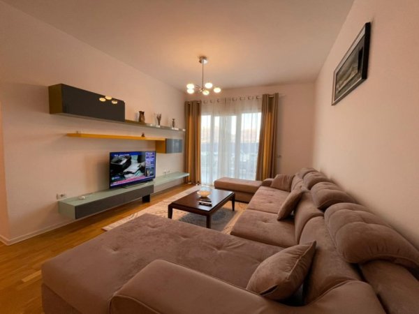 Tirane, jepet me qera apartament 2+1 Kati 3, 120 m² 1.000 € (Kopshti Botanik)