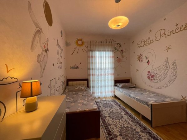 Tirane, jepet me qera apartament 2+1 Kati 3, 120 m² 1.000 € (Kopshti Botanik)