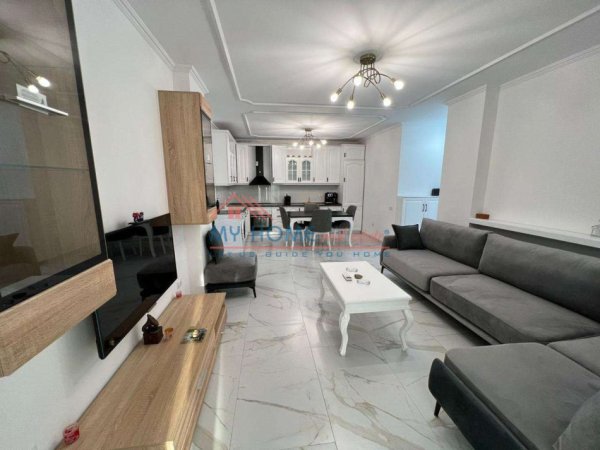 Tirane, jepet me qera apartament 2+1+Ballkon Kati 4, 105 m² 1.200 € (Sheshi Willson)
