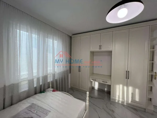 Tirane, jepet me qera apartament 2+1+Ballkon Kati 4, 105 m² 1.200 € (Sheshi Willson)