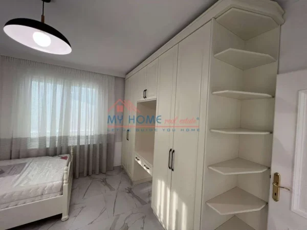 Tirane, jepet me qera apartament 2+1+Ballkon Kati 4, 105 m² 1.200 € (Sheshi Willson)