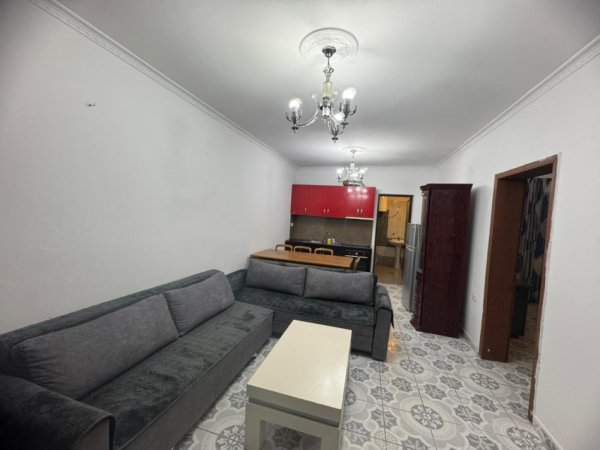 Tirane, jepet me qera apartament 2+1+Ballkon Kati 2, 70 m² 400 € (Don Bosko)