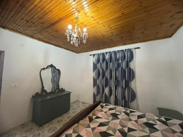 Tirane, jepet me qera apartament 2+1+Ballkon Kati 2, 70 m² 400 € (Don Bosko)