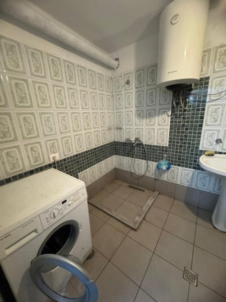 Tirane, jepet me qera apartament 2+1+Ballkon Kati 2, 70 m² 400 € (Don Bosko)