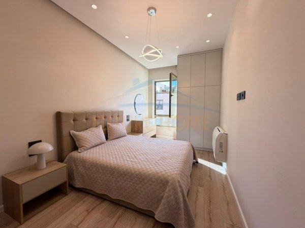 Tirane, jap me qera apartament 2+1+Ballkon Kati 8, 140 m² 2.100 € (PRANE STADIUMIT AIR ALABNIA)