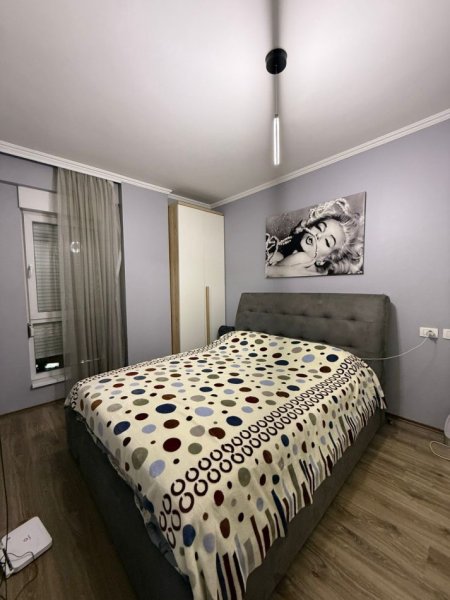 Tirane, jepet me qera apartament 1+1 Kati 4, 65 m² 600 € 