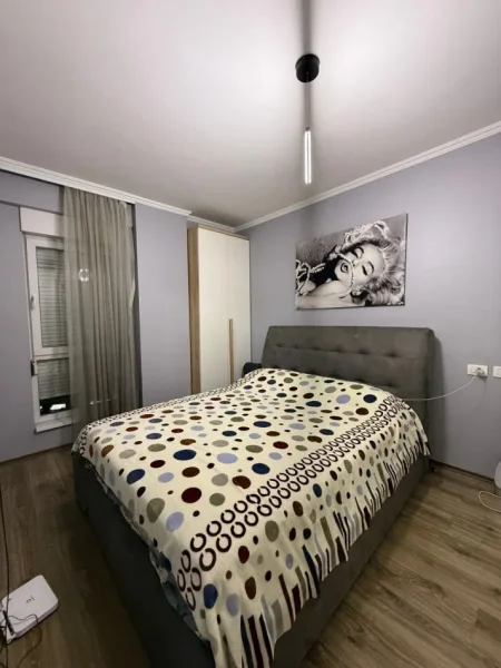 Tirane, jepet me qera apartament 1+1 Kati 4, 65 m² 600 € 