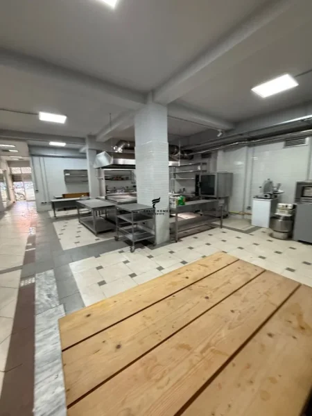 Tirane, shitet ambjent biznesi Kati 0, 150 m² 330.000 € (QENDER)