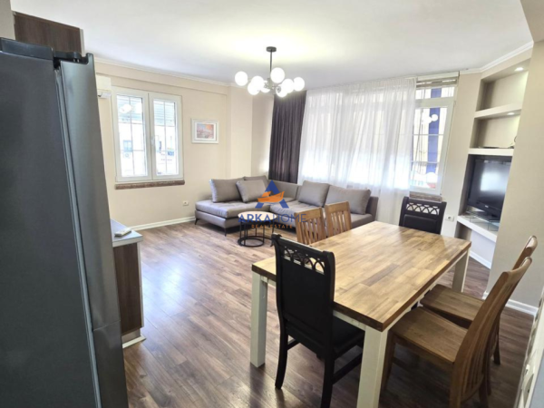Tirane, jepet me qera apartament 2+1 Kati 6, 85 m² 800 €