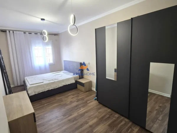 Tirane, jepet me qera apartament 2+1 Kati 6, 85 m² 800 €