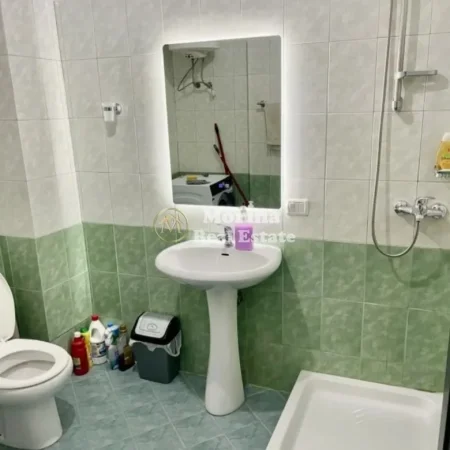 Tirane, jepet me qera apartament 2+1 Kati 7, 85 m² 550 € (Laprake)