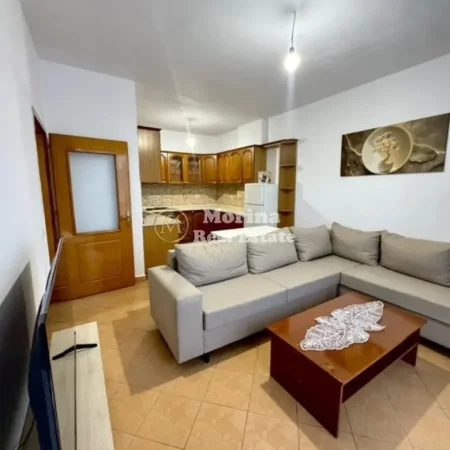 Tirane, jepet me qera apartament 2+1 Kati 7, 85 m² 550 € (Laprake)