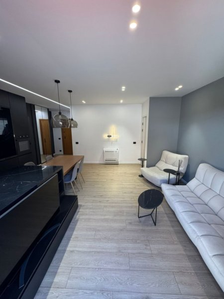 Tirane, jepet me qera apartament 2+1+Aneks+Ballkon Kati 11, 166 m² 2.000 € 