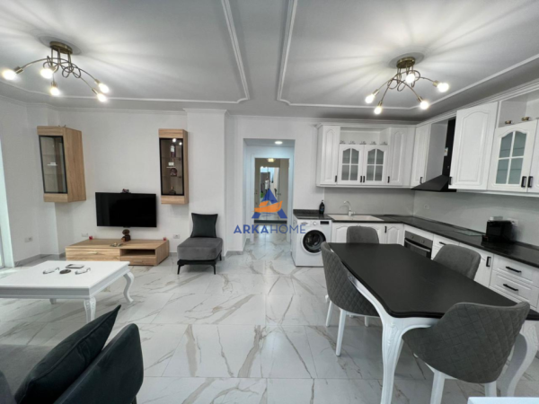 Tirane, jepet me qera apartament 2+1+Ballkon , 105 m² 1.200 € 