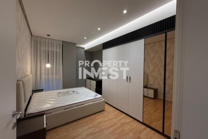 Tirane, jepet me qera apartament 2+1 Kati 7, 105 m² 1.100 € (Rruga e Dibres)